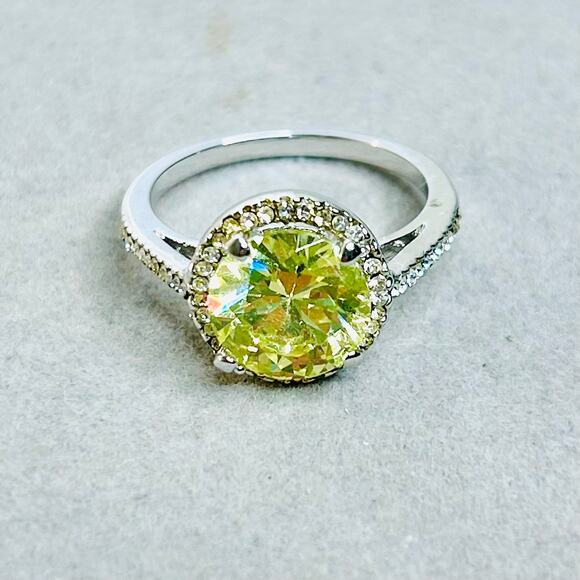 Round Chartreuse CZ Halo Silver Tone Cocktail Ring Size 8 - Picture 6 of 8